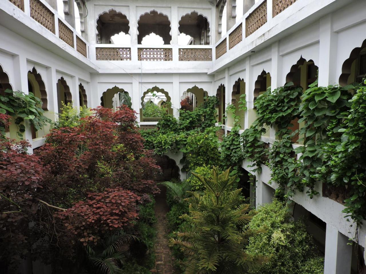 Radhika Palace Hotel Pushkar Exterior photo