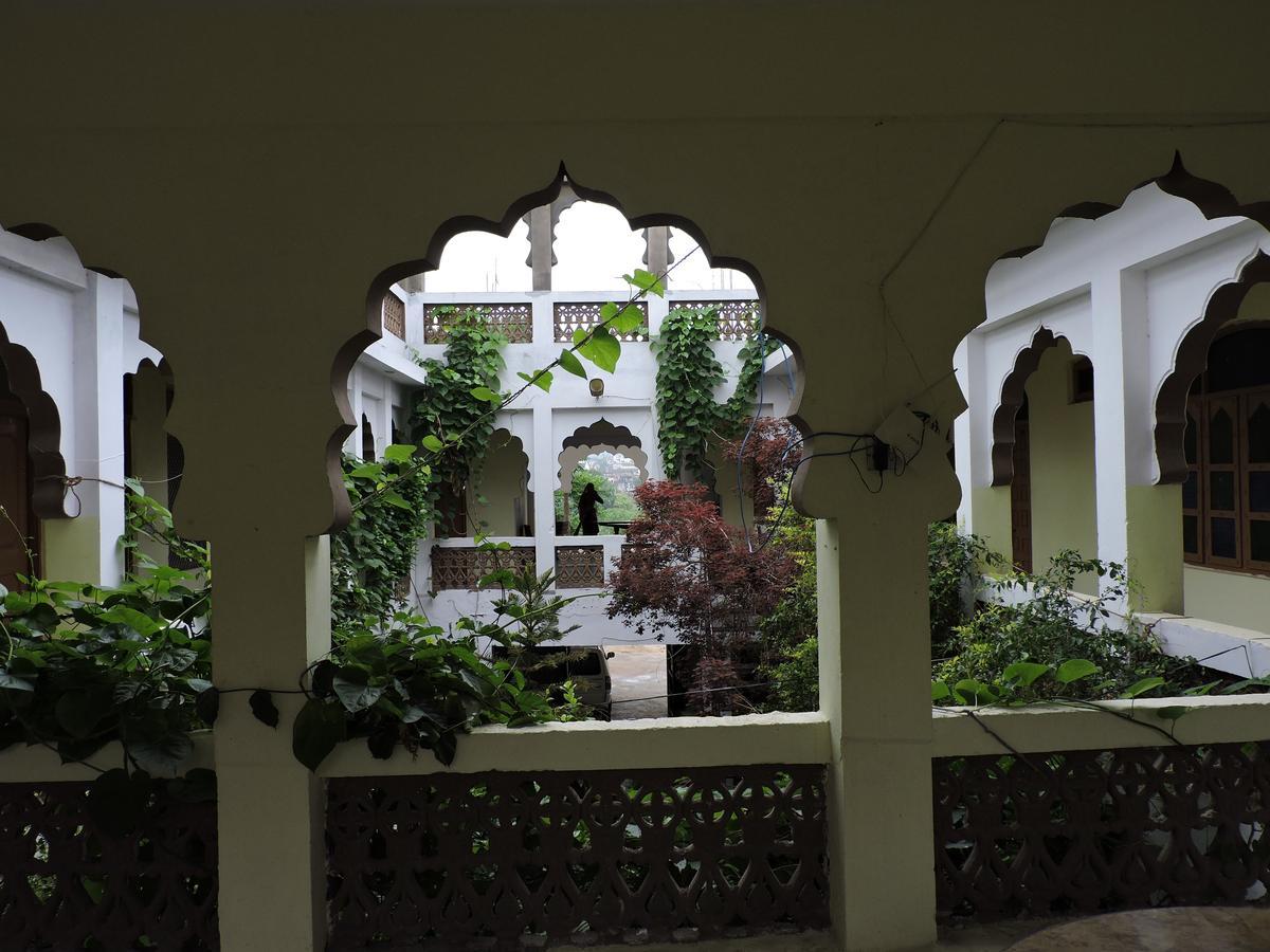 Radhika Palace Hotel Pushkar Exterior photo